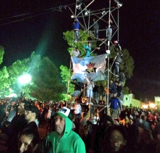 كارثة.. مصرع شخصين نتيجة تدافع الجمهور في حفل موسيقي بالارجنتين صورة رقم 3