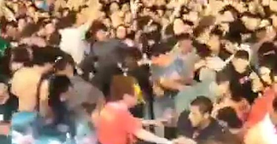 كارثة.. مصرع شخصين نتيجة تدافع الجمهور في حفل موسيقي بالارجنتين صورة رقم 5