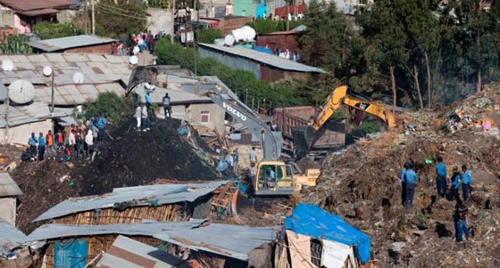 مصرع 50 مشردا نتيجة انهيار جبل نفايات يعتاشون عليه في اثيوبيا صورة رقم 4