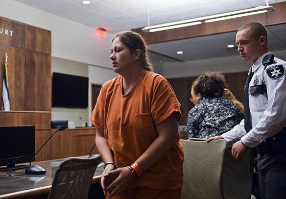 ام امريكية قتلت طفلتها واخفت جثتها 6 اعوام تواجه المؤبد او الإعدام صورة رقم 1