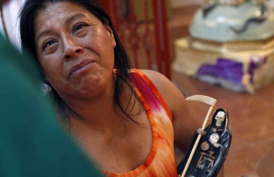 الكنيسة تتبرأ من (سيدة الموت) التي يمارس اتباعها طقوسا شيطانية! صورة رقم 11