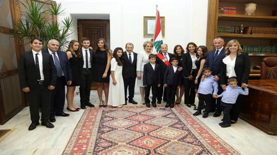 صور ملوك وامراء وزعماء عرب مع عائلاتهم خارج ملعب السياسة صورة رقم 3