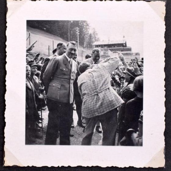 صور شخصية لم تشاهد من قبل للزعيم النازي هتلر تطرح غدا في مزاد صورة رقم 5