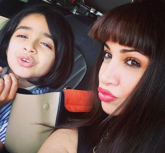 صور نجمات امهات عربيات وعالميات وبناتهن تكشف الشبه الغريب بينهن صورة رقم 4