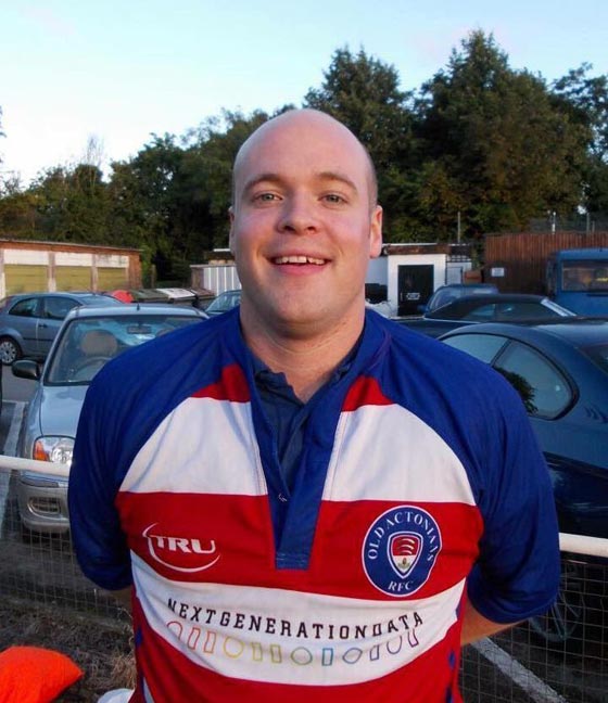 رجل ثلاثيني يلقي حتفه حين صعقته الكهرباء وهو يشحن هاتفه في الحمام  صورة رقم 1