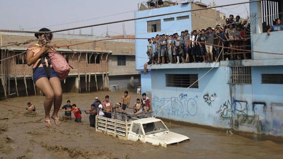الإكوادور وبيرو.. الأمطار الغزيرة تلحق الدمار وتقتل العشرات  صورة رقم 12