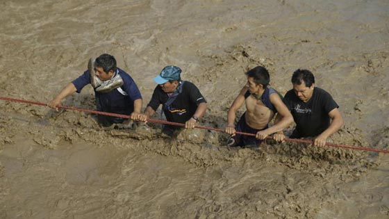 الإكوادور وبيرو.. الأمطار الغزيرة تلحق الدمار وتقتل العشرات  صورة رقم 16