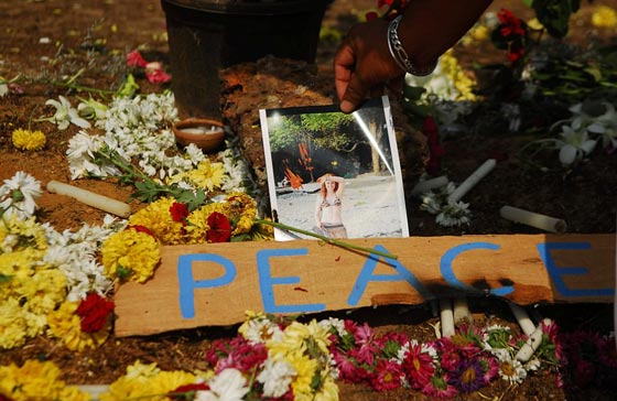 الغموض يكتنف جريمة قتل شابة بريطانية بعد اغتصابها وتشويه وجهها  صورة رقم 13