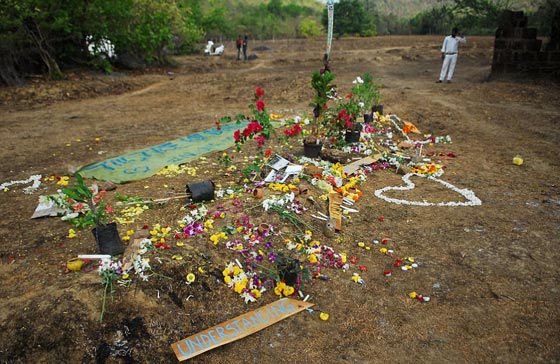 الغموض يكتنف جريمة قتل شابة بريطانية بعد اغتصابها وتشويه وجهها  صورة رقم 16