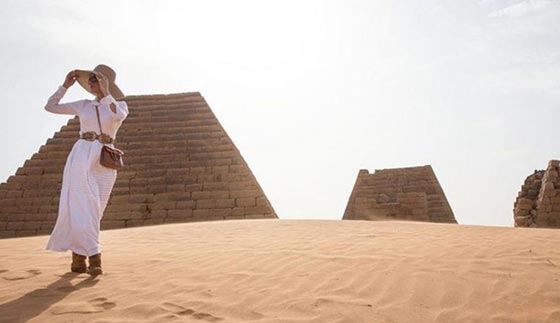 زيارة الشيخة موزة للسودان تفجر حربا اعلامية مع مصر على الاهرامات صورة رقم 1