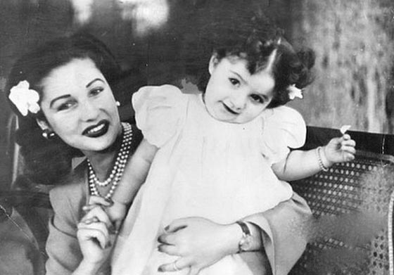 امومة الملكات والاميرات: الملكة رانيا، كيت ميدلتون والاميرة سلمى صورة رقم 6