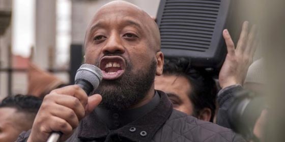 من البريطاني الذي اعتنق الاسلام واتهموه بالخطأ في هجوم لندن الارهابي؟ صورة رقم 4