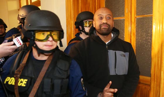 من البريطاني الذي اعتنق الاسلام واتهموه بالخطأ في هجوم لندن الارهابي؟ صورة رقم 2