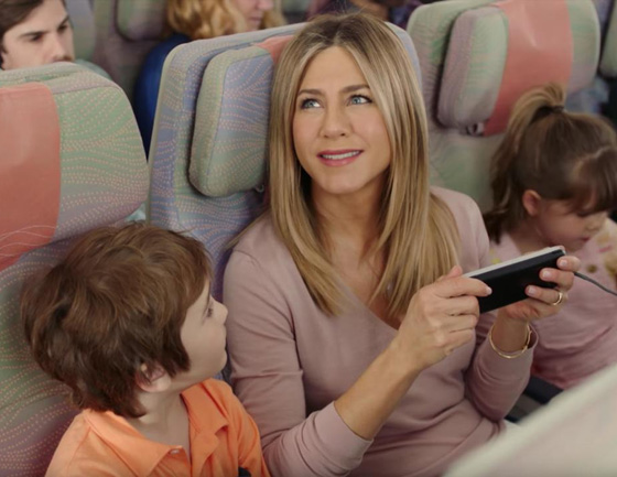 طيران الامارات يستعين بالنجمة جينيفر انيستون للرد على حظر ترامب صورة رقم 2