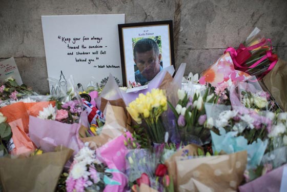  الملكة اليزابيث تكرّم الوزير البطل في هجوم لندن صورة رقم 7