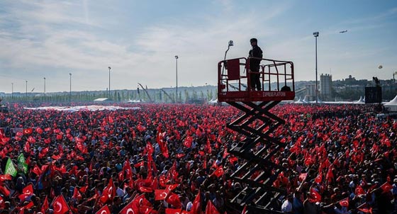 بث شريط اباحي عبر مكبرات الصوت في بلدية بمدينة تركية صورة رقم 3