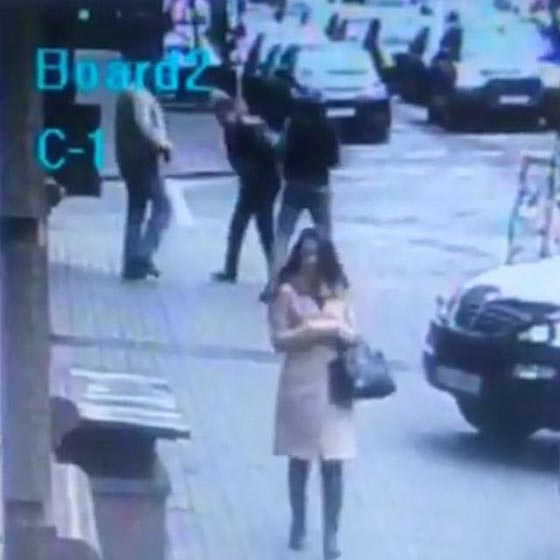 عملية اغتيال صادمة لنائب اوكراني رغم الحراسة الشخصية.. فيديو صورة رقم 4