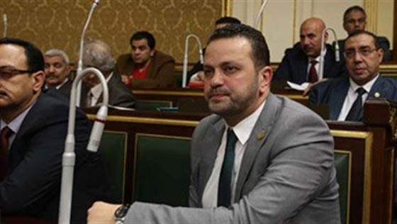 البرلمان المصري يشهد جلسة صاخبة يرافقها عراك واشتباك بالايدي.. فيديو صورة رقم 4