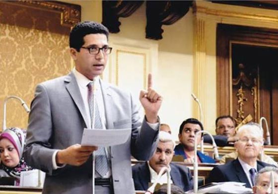 البرلمان المصري يشهد جلسة صاخبة يرافقها عراك واشتباك بالايدي.. فيديو صورة رقم 3