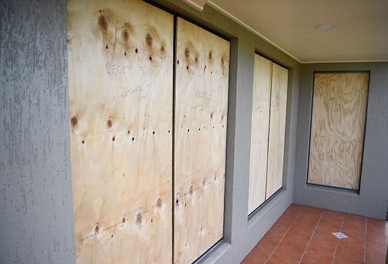  اعصار ديبي الخطير والمدمر يصل سواحل استراليا واجلاء الآلاف صورة رقم 10