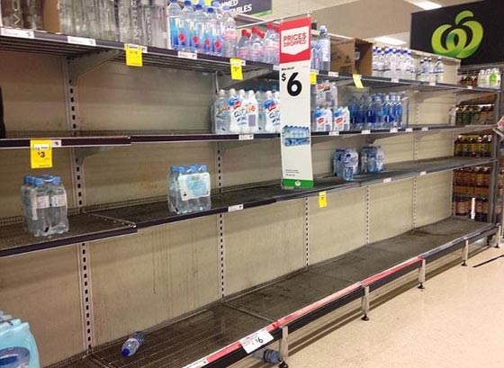  اعصار ديبي الخطير والمدمر يصل سواحل استراليا واجلاء الآلاف صورة رقم 16