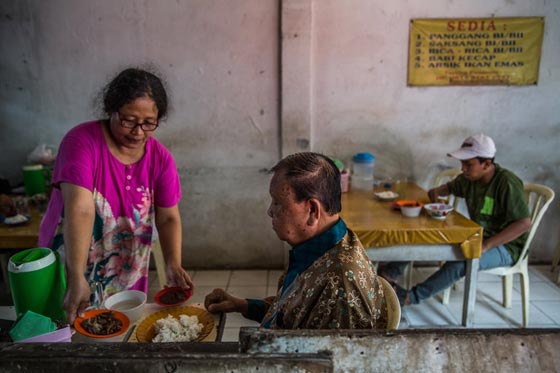اقبال واسع على اكل لحم الكلاب باندونيسيا وتراجعه في الصين وكوريا صورة رقم 2