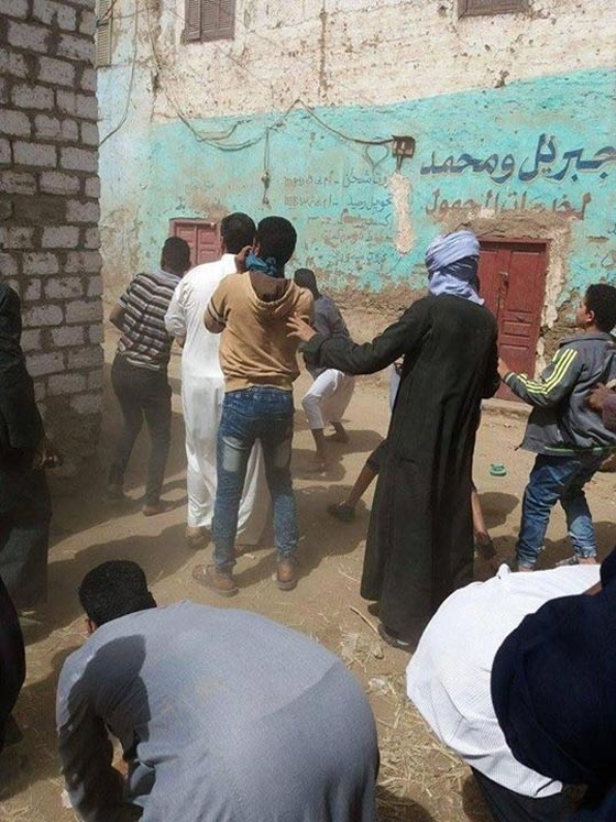 شاب مصري يطلق شائعة اعتناق قبطية للاسلام ويفجّر فوضى وعنف  صورة رقم 3