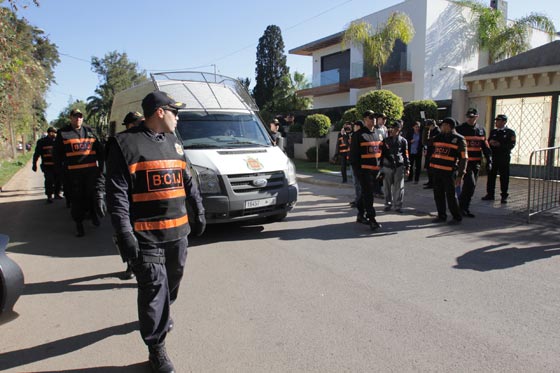 مشتبه يعيد تمثيل جريمة قتل برلماني مغربي وزوجة الضحية متورطة.. فيديو صورة رقم 1