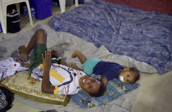  اعصار ديبي يجتاح سواحل ومنتجعات استراليا وإجلاء عشرات الآلاف صورة رقم 9