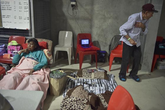  اعصار ديبي يجتاح سواحل ومنتجعات استراليا وإجلاء عشرات الآلاف صورة رقم 12