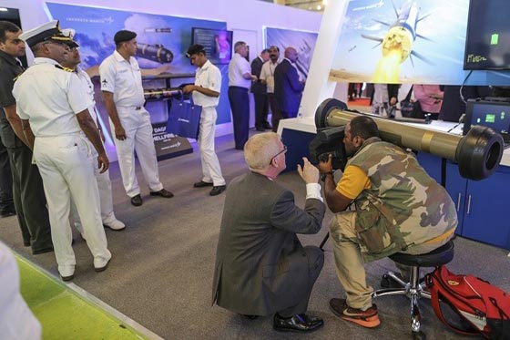 فيديو: صاروخ مضاد للدروع يدمّر الاعداف ويحول الدبابة إلى هباء صورة رقم 1