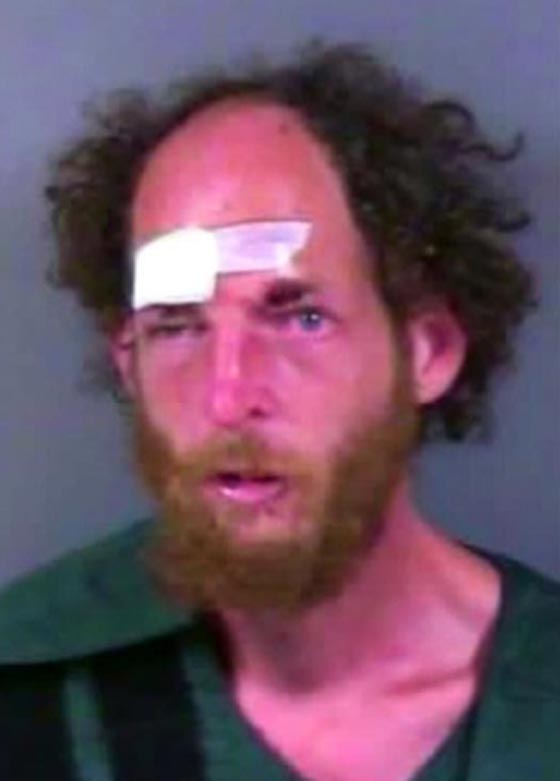 امريكية شجاعة ضربت مغتصبها بكل  شراسة وتحولت الى بطلة شعبية! صورة رقم 2