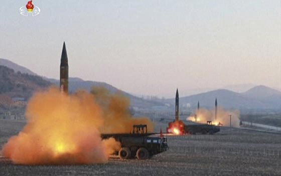  قوة بحرية امريكية ضاربة الى المحيط الهادئ وكوريا الشمالية مستعدة للحرب صورة رقم 4