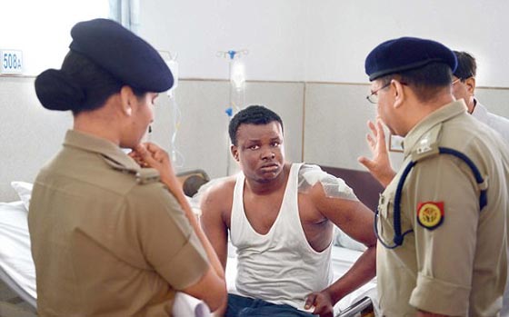 اعتداء وحشي على مجموعة افارقة بعد اتهامهم بأكل طالب! فيديو صورة رقم 3