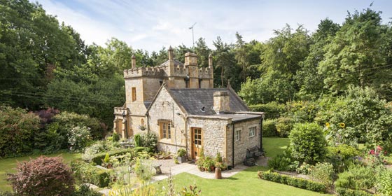  لماذا لم تجد القلعة التاريخية المعروضة بسعر شقة من يشتريها؟ صورة رقم 2