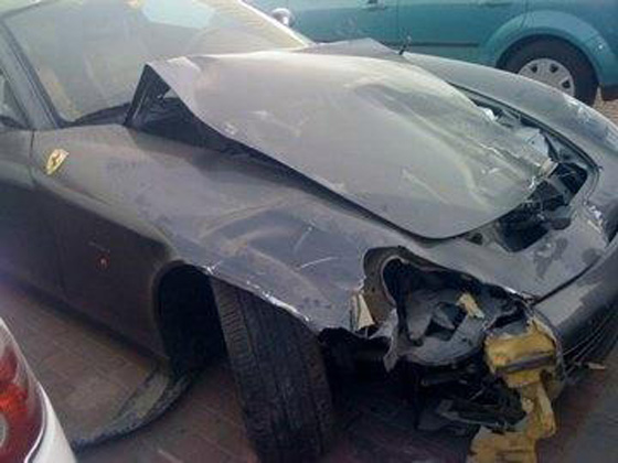 حادث سيارة دفعه لاعادة النظر باسلوب حياته فتبرع بملايينه للفقراء صورة رقم 11