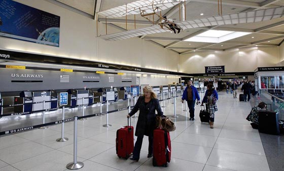 سرق مصحفين من مصلى المطار وترك ملحوظة تنتقد القرآن! صورة رقم 2