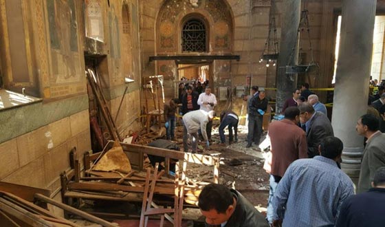  3 آلاف فتوى تحرض على هدم الكنائس ورفض التعامل مع غير المسلمين صورة رقم 1