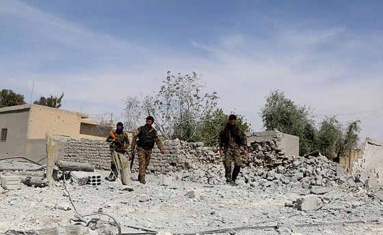  فيديو مروع.. شاهد كيف يستخدم داعش اطفال الموصل كدروع بشرية صورة رقم 5