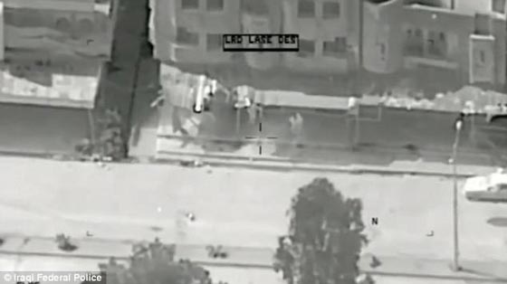  فيديو مروع.. شاهد كيف يستخدم داعش اطفال الموصل كدروع بشرية صورة رقم 1