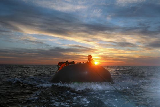 بالفيديو.. انقاذ 200 مهاجر قبالة سواحل ليبيا صورة رقم 7