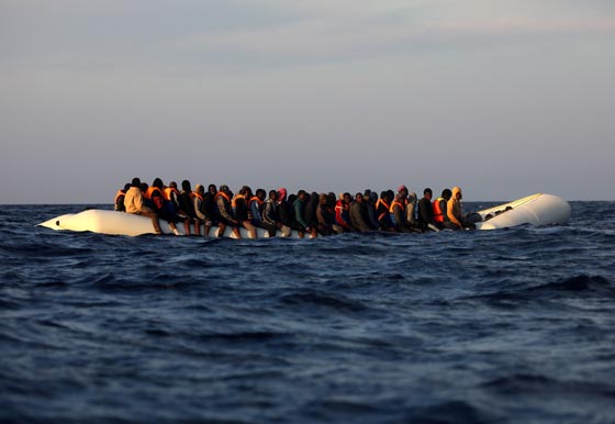 بالفيديو.. انقاذ 200 مهاجر قبالة سواحل ليبيا صورة رقم 5