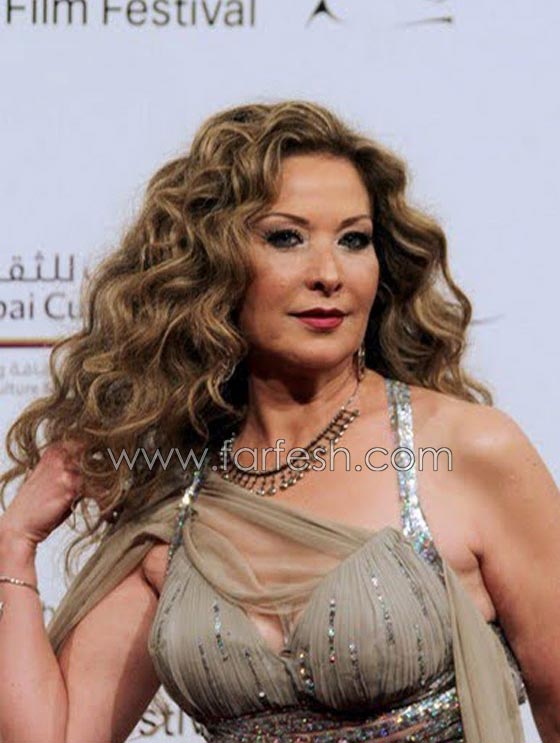  فيديو الفنانة السورية رغدة تفقد أعصابها على المسرح وتهين منظم المهرجان! صورة رقم 5
