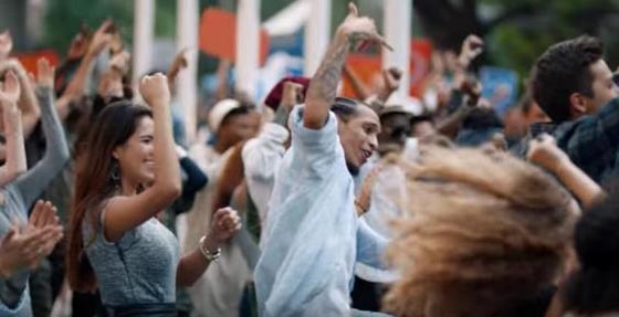  بيبسي تعتذر وتسحب اعلانا يستهزئ بالمظاهرات ضد السود  صورة رقم 17