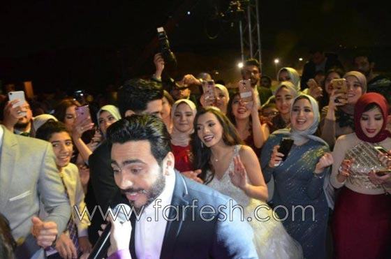  صور مثيرة: 6 وصيفات محجبات في حفل زفاف كارمن سليمان  صورة رقم 8