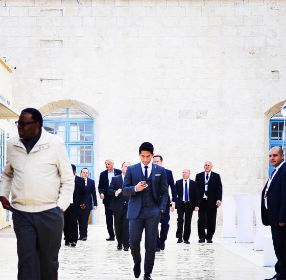 صور ولي عهد بروناي.. اشهر عازب ملكي مغامر وجذّاب صورة رقم 2
