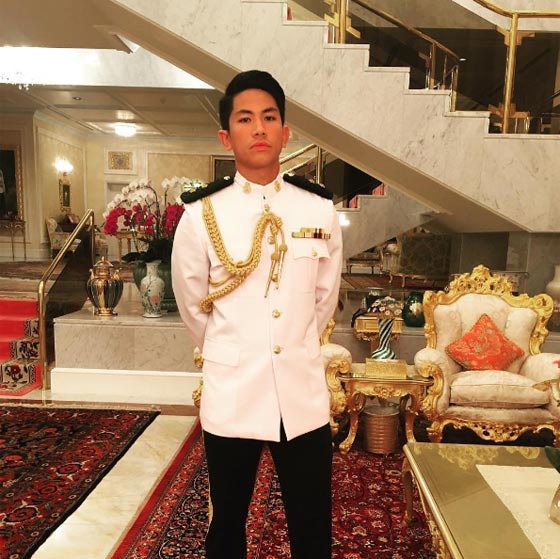 صور ولي عهد بروناي.. اشهر عازب ملكي مغامر وجذّاب صورة رقم 7