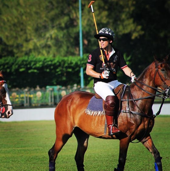 صور ولي عهد بروناي.. اشهر عازب ملكي مغامر وجذّاب صورة رقم 9