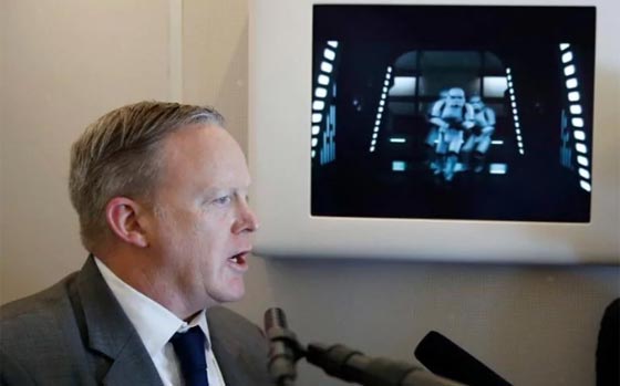 ترامب شاهد حرب النجوم في طائرته الرئاسية قبل شن الحرب على سوريا صورة رقم 3