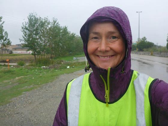 عداءة سويدية تدعم الاسلام وتظهر سماحته بواسطة الجري في دول اسلامية صورة رقم 6